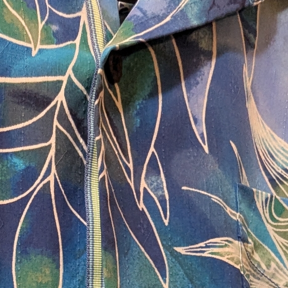 TOMMY BAHAMA Men's 'AZUL LAGOON' Blue Hawaiian Camp Shirt Large - Picture 3 of 4